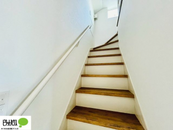 ���[�@���������[�ɑ����K�i