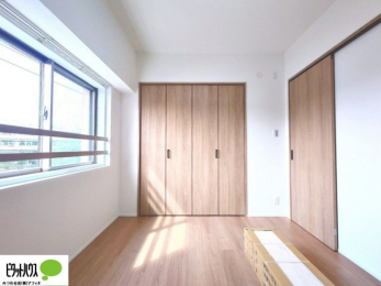 �q�������@���ꂼ��̂������Ɏ��[�X�y�[�X������̂Ńv���C�x�[�g�ȉו����g�߂ɒu�����Ƃ��ł��܂��B