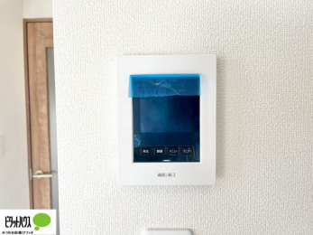 ���̑��@������Ԃ����S��TV���j�^�[�t���C���^�[�z��