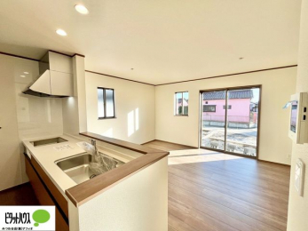 ���r���O�@�傫�ȑ�����ۓI�ȃ��r���O�́A�������邢��C�ɂ��Ă���܂��ˁB