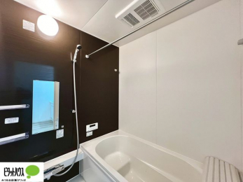 �����@�����̔�������Ă����o�X���[���͍L�X�������B�x���͂��q�l�ƈꏏ�ɗV�тȂ������܂��ˁB