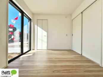 ���[�@���r���O�ׂ̗̗m���B