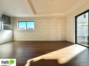 ���̑��@�傫�ȑ�����ۓI�ȃ��r���O�́A�������邢��C�ɂ��Ă���܂��ˁB