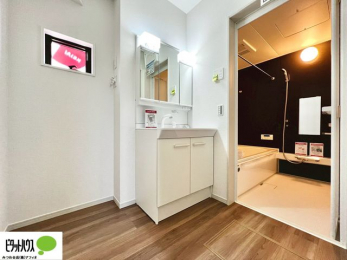 ���ʑ�E���ʏ��@�g���₷���V���v���Ȑ��ʉ��ϑ�B�����̎x�x�͂�������n�܂�܂��B