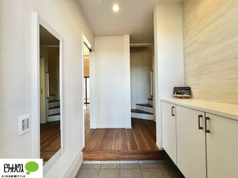 ���ց@�V���[�Y�{�b�N�X�ɂ́A�g�����Ȃ݃`�F�b�N���ł���S�g�~���[�t���I