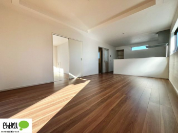 ���r���O�@���r���O����̓L�b�`���ɂ���}�}��p�p��������̂ŁA���q�l���V�񂾂�x�񂾂���S���ĉ߂������Ƃ��ł��܂��B