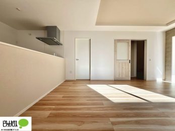 ���̑��@�L�X�k�c�j�I����̑傫�ȃ\�t�@��u���Ă������f��ӏ܂��ǂ��ł��ˁB