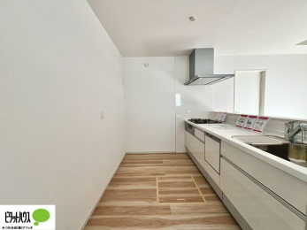 �L�b�`���@�V�z�Ȃ�ł͂̃s�J�s�J�̃L�b�`���͖����̂��������y�������Ă���܂��ˁB