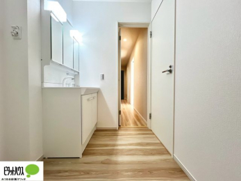 ���ʑ�E���ʏ��@�����ݔ����W�񂵂��Ԏ��́A�������X���[�Y�ŉƎ������₷���Ȃ�܂���z�[���ƃ��r���O����o����\�ł��B