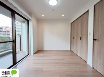 �Q���@�傫�ȑ����疾�邢�z�˂�������܂��B