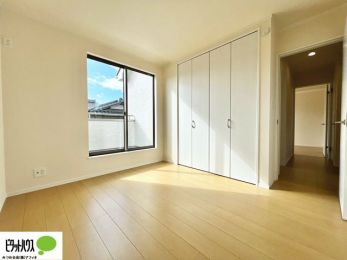 �q�������@�傫�ȑ����疾�邢�z�˂�������܂��B