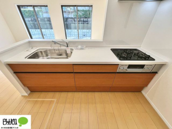 �L�b�`���@�V�z�Ȃ�ł͂̃s�J�s�J�̃L�b�`���͖����̂��������y�������Ă���܂��ˁB