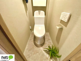 �g�C���@�E�H�V�����b�g�g�C�������B