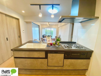 �L�b�`���@�Ƒ��Ƃ��b���Ȃ���y���������ł���J�E���^�[�L�b�`��