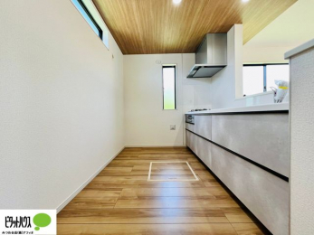 �L�b�`���@�{�H��ʐ^�@�V�z�Ȃ�ł͂̃s�J�s�J�̃L�b�`���͖����̂��������y�������Ă���܂��ˁB