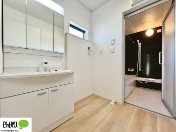 ���ʑ�E���ʏ��@�g���₷���V���v���Ȑ��ʉ��ϑ�B�����̎x�x�͂�������n�܂�܂��B