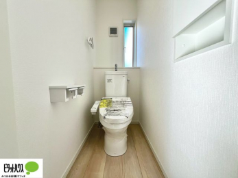 �g�C���@1�E2�K�E�H�V�����b�g�g�C�������B