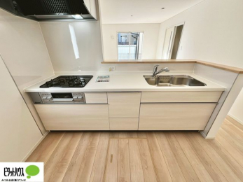 �L�b�`���@�Ƒ��Ƃ��b���Ȃ���y���������ł���J�E���^�[�L�b�`���B