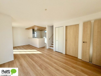 ���r���O�@�l�C�̑ΖʃL�b�`���ŉƑ��݂�Ȃ������ꏏ�B