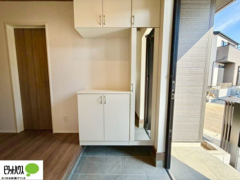 �@�V���[�Y�{�b�N�X�ɂ́A�g�����Ȃ݃`�F�b�N���ł���S�g�~���[�t���I