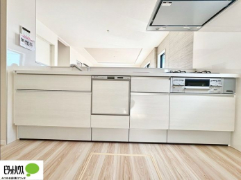 �L�b�`���@�{�H��ʐ^�F�V�z�Ȃ�ł͂̃s�J�s�J�̃L�b�`���͖����̂��������y�������Ă���܂��ˁB