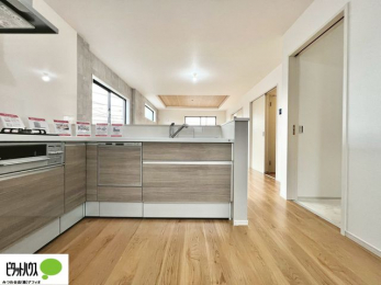 �L�b�`���@�V�z�Ȃ�ł͂̃s�J�s�J�̃L�b�`���͖����̂��������y�������Ă���܂��ˁB