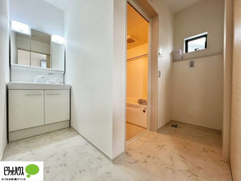 ���ʑ�E���ʏ��@�g���₷���V���v���Ȑ��ʉ��ϑ�B�����̎x�x�͂�������n�܂�܂��B