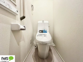 �g�C���@1�E2�K�E�H�V�����b�g�g�C�������B