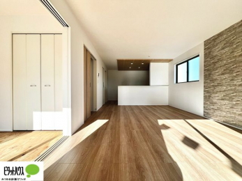 ���r���O�@�A�N�Z���g�N���X���g�p�����A�������ȃ��r���O