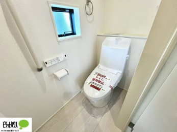 �g�C���@1�E2�K�E�H�V�����b�g�g�C�������B