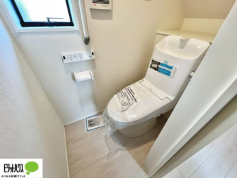 �g�C���@1�E2�K�E�H�V�����b�g�g�C�������B