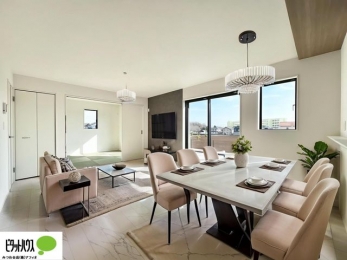 ���r���O�@16���̃��r���O�́A�Ƌ�̔z�u���l���₷�������`�^�ł��B�߂����₷���Ƒ��݂�Ȃ̌e���̏�ɁB