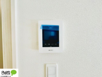 ���̑��@�{�H��ʐ^�@������Ԃ����S��TV���j�^�[�t���C���^�[�z��