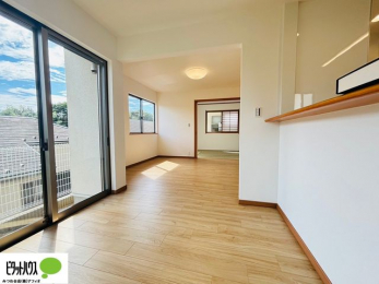 ���r���O�@�傫�ȑ�����ۓI�ȃ��r���O�́A�������邢��C�ɂ��Ă���܂��ˁB