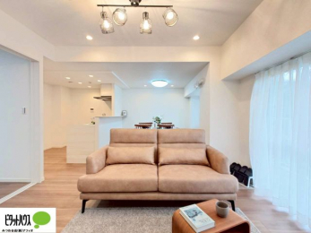 ���r���O�@�C���e���A�̉f����L�X�Ƃ������r���O