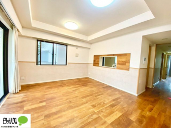 ���r���O�@���r���O����̓L�b�`���ɂ���}�}��p�p��������̂ŁA���q�l���V�񂾂�x�񂾂���S���ĉ߂������Ƃ��ł��܂��B