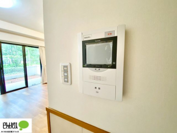 ���̑��@������Ԃ����S��TV���j�^�[�t���C���^�[�z��