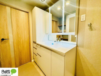 ���ʑ�E���ʏ��@�O�ʋ��̗���A�V���N���ȂǑ������[��������A�L�X�Ƃ������ʉ��ϑ�ł��B