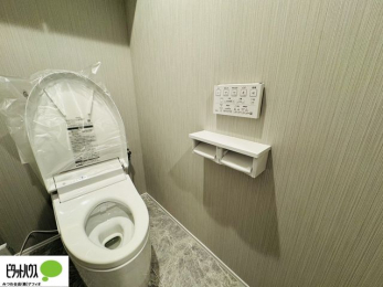 �g�C���@�E�H�V�����b�g�g�C�������B