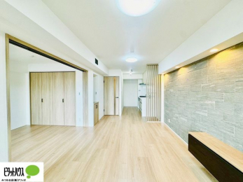 ���r���O�@�A�N�Z���g�N���X���g�p�����A�������ȃ��r���O�B�呋����̌����炵���ǍD�ł��B