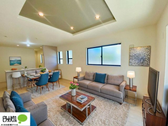 ���r���O�@�����ۂ̎����ʐ^��CG�ŉƋ��z�u�����C���[�W�ł���A���ۂƂ͑����قȂ�܂��B