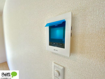 ���̑��@������Ԃ����S��TV���j�^�[�t���C���^�[�z��