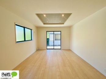 ���r���O�@�傫�ȑ�����ۓI�ȃ��r���O�́A�������邢��C�ɂ��Ă���܂��ˁB