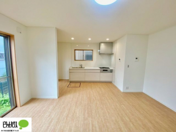 ���r���O�@�傫�ȑ�����ۓI�ȃ��r���O�́A�������邢��C�ɂ��Ă���܂��ˁB