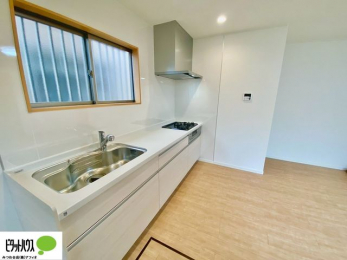 �L�b�`���@�����̂��������y�����Ȃ閾�邭�L�X�Ƃ����L�b�`��