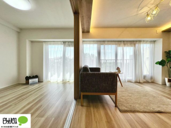 ���̑����ρ@�o���R�j�[�ւƑ����傫�ȑ�����́A�g�����z�˂��������݁A�������𖾂邭�Ƃ炵�Ă���܂��B