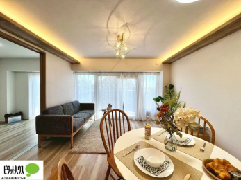 ���r���O�@���R�����������ޒg���ȃ��r���O�B��������ɂ͓Ǐ��₨���Q�ł����Ȃ���̂�т�Ɖ߂����ЂƎ����B