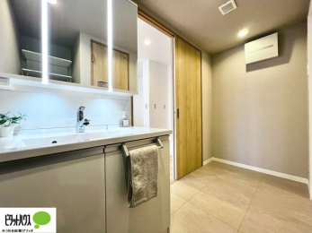 ���ʑ�E���ʏ��@�g���₷���V���v���Ȑ��ʉ��ϑ�B�����̎x�x�͂�������n�܂�܂��B