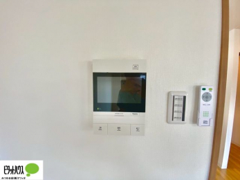 ���̑��@������Ԃ����S��TV���j�^�[�t���C���^�[�z��