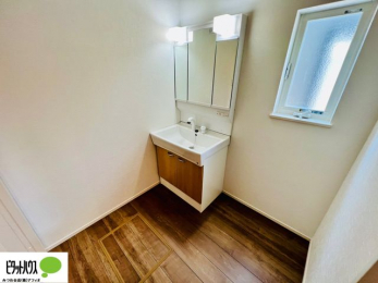 ���ʑ�E���ʏ��@�{�H��ʐ^�F���ʎ��ɏ���������A�J�r�\�h�ɂ��B�傫�ȋ��Ō��₷�����ʉ��ϑ�ł�